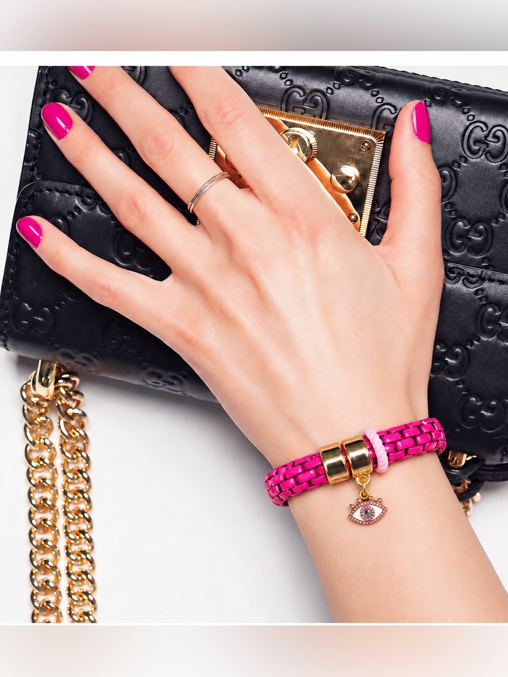 Silis hot pink charm bracelet